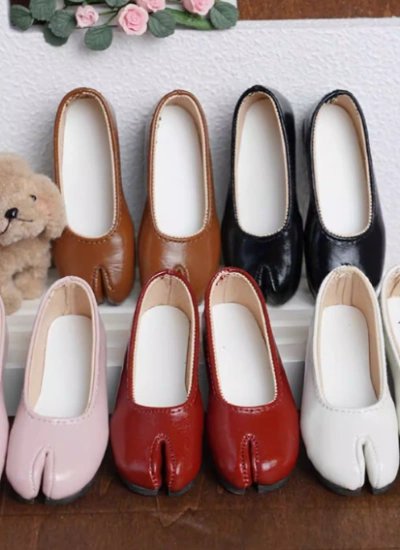 BJD Shoes Black Beige Brown Red Pink Flat Tabi Shoes for MSD Size Ball-jointed Doll