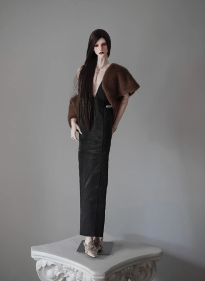 YEEVENTIDUE BJD Clothes Black Deep V Satin Dress with Brown Shawl for ID75 Size Ball Jointed Doll