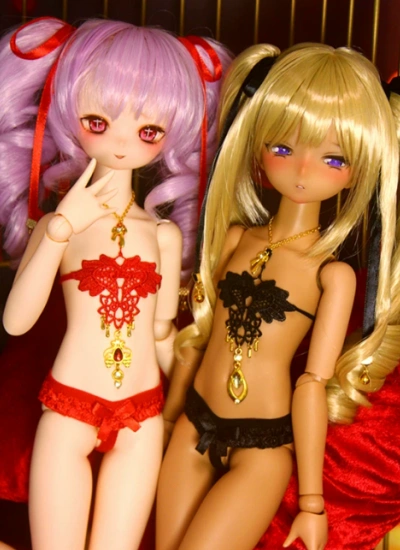 BJD Clothes Girl Black And Red Hollow Lace Lingerie With Thong Set for MSD Size Ball-jointed Doll